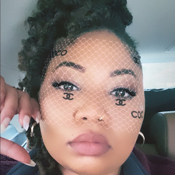 Meet your Posher, Erika - Picture 5 of 5